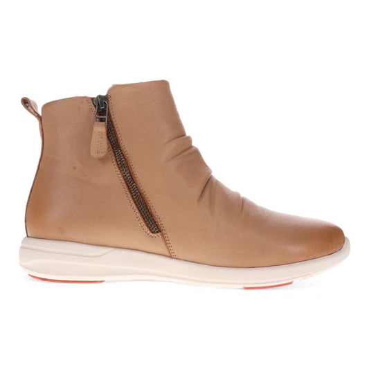 Nina II Boot - Fawn