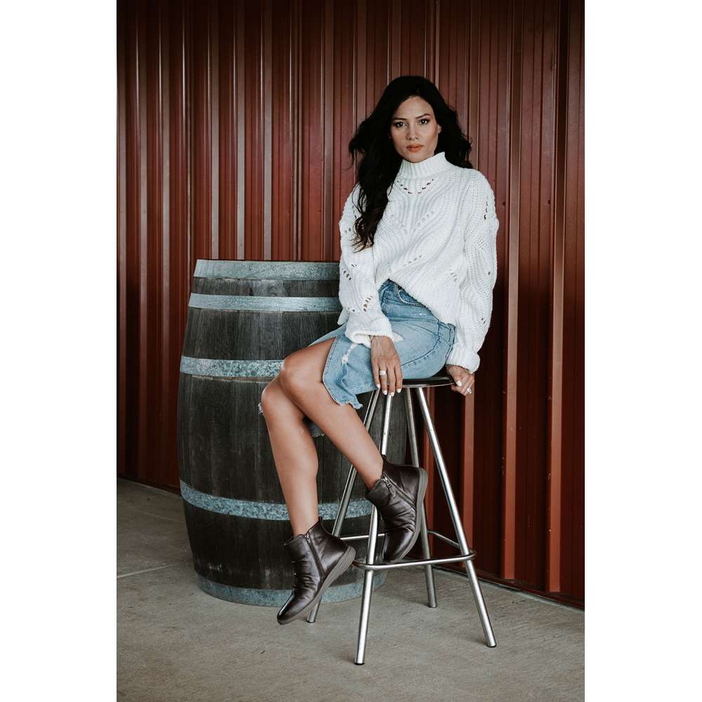 Nina II Boots - Fawn