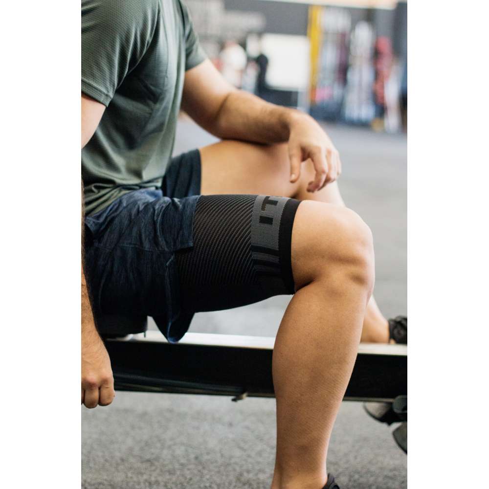 QS4 Thigh Brace Compression Sleeve - Black